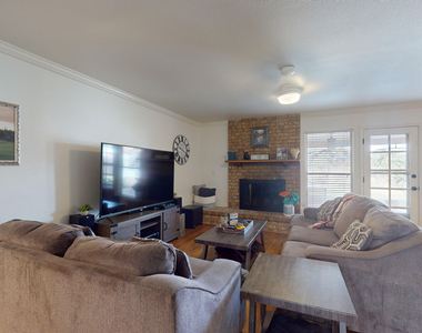 453 El Camino Drive - Photo Thumbnail 9