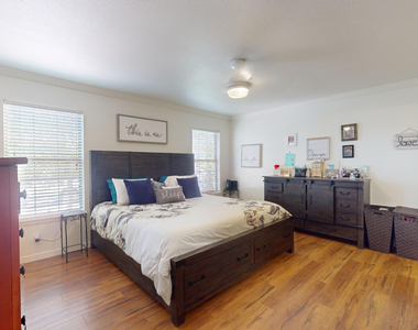 453 El Camino Drive - Photo Thumbnail 16