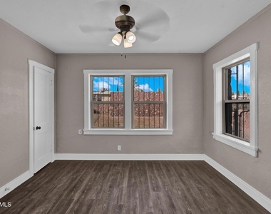 3411 Altura Avenue - Photo Thumbnail 12