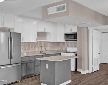 3411 Altura Avenue - Photo Thumbnail 4