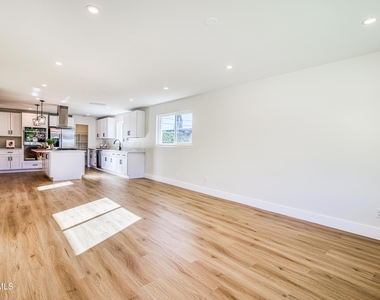 1210 La Cruz Drive - Photo Thumbnail 24