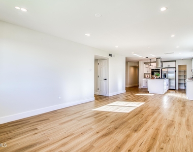 1210 La Cruz Drive - Photo Thumbnail 23