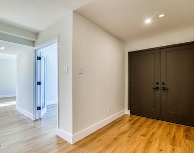 1210 La Cruz Drive - Photo Thumbnail 7