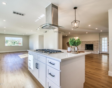 1210 La Cruz Drive - Photo Thumbnail 18