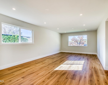 1210 La Cruz Drive - Photo Thumbnail 21