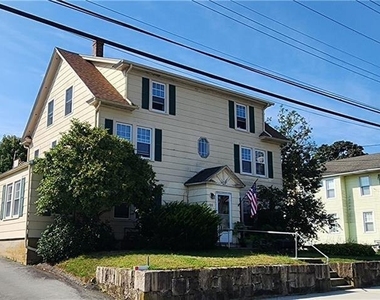 90 Thames Street - Photo Thumbnail 1