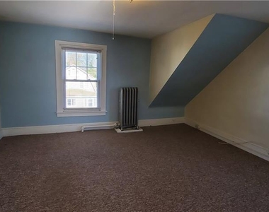 90 Thames Street - Photo Thumbnail 4