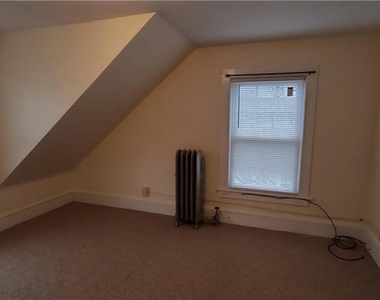 90 Thames Street - Photo Thumbnail 15