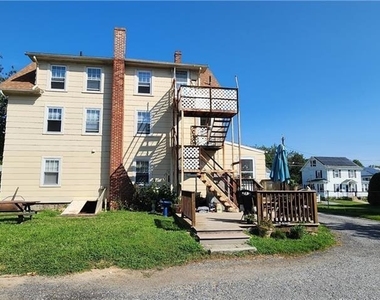 90 Thames Street - Photo Thumbnail 2