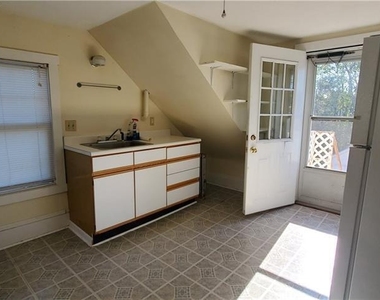 90 Thames Street - Photo Thumbnail 8