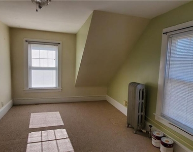 90 Thames Street - Photo Thumbnail 7