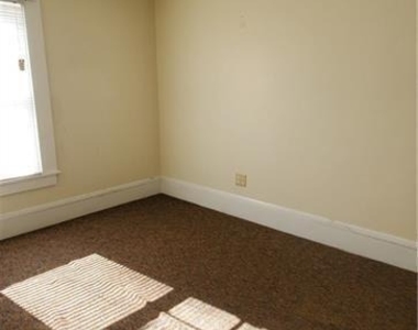 90 Thames Street - Photo Thumbnail 5