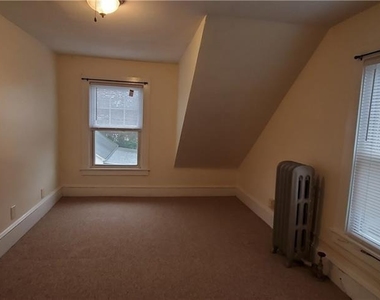 90 Thames Street - Photo Thumbnail 14
