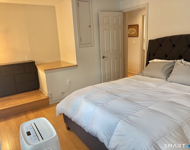 245 Sunnyridge Avenue - Photo Thumbnail 11