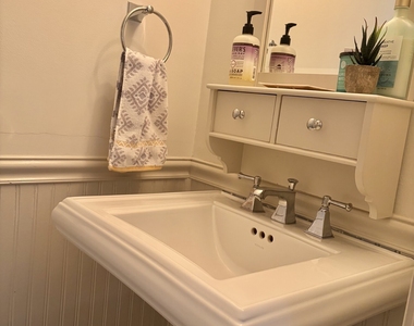 245 Sunnyridge Avenue - Photo Thumbnail 7