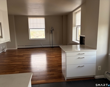 265 College Street - Photo Thumbnail 1