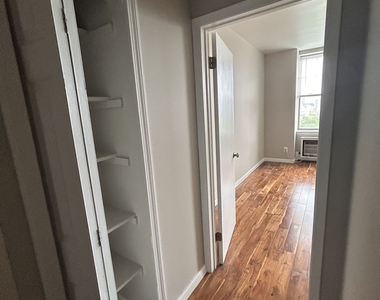 265 College Street - Photo Thumbnail 7