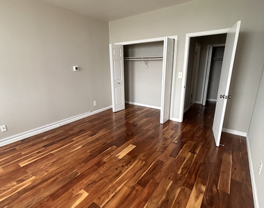265 College Street - Photo Thumbnail 5