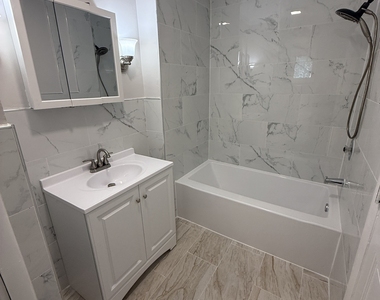 52 Academy Avenue - Photo Thumbnail 2