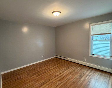 589 Winchester Avenue - Photo Thumbnail 6