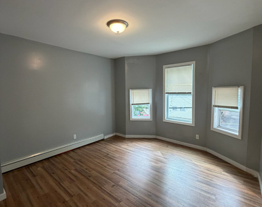 589 Winchester Avenue - Photo Thumbnail 8