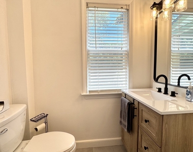 69 Morse Avenue - Photo Thumbnail 15