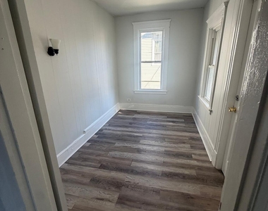 183 Chestnut Avenue - Photo Thumbnail 8