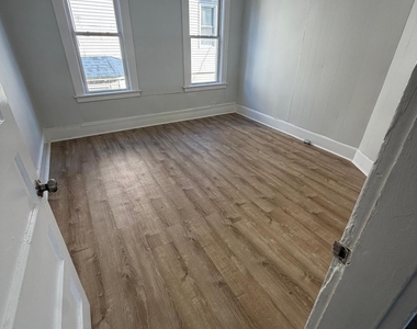 183 Chestnut Avenue - Photo Thumbnail 1