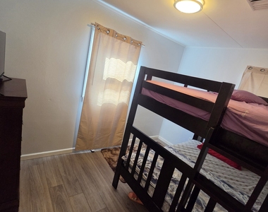 310 New Litchfield Street - Photo Thumbnail 1