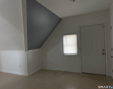 438 Hollister Avenue - Photo Thumbnail 2
