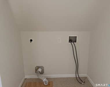 438 Hollister Avenue - Photo Thumbnail 3