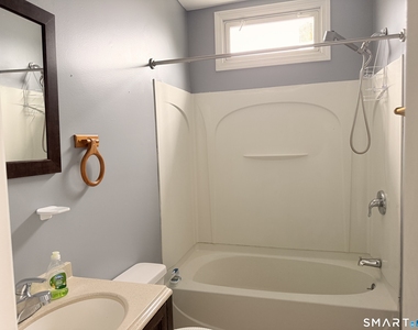 438 Hollister Avenue - Photo Thumbnail 4