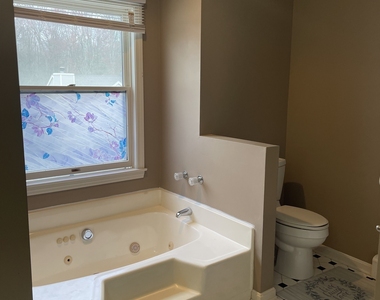 163 Trotters Way - Photo Thumbnail 8