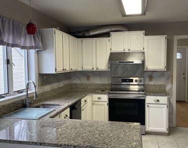 163 Trotters Way - Photo Thumbnail 13