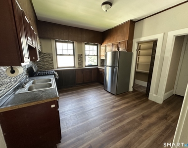 304 Edgewood Street - Photo Thumbnail 12