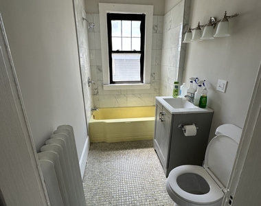 304 Edgewood Street - Photo Thumbnail 7