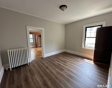 304 Edgewood Street - Photo Thumbnail 3