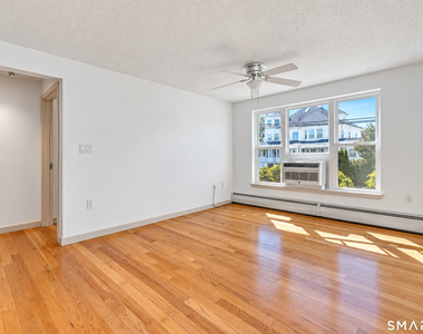 184 Pequot Avenue - Photo Thumbnail 4