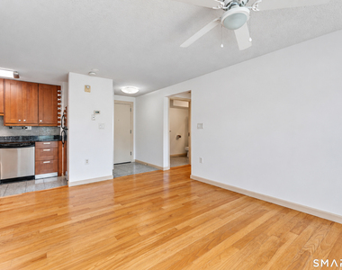 184 Pequot Avenue - Photo Thumbnail 5