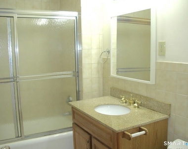 120 Quaker Lane - Photo Thumbnail 6