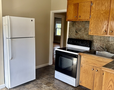 120 Quaker Lane - Photo Thumbnail 15