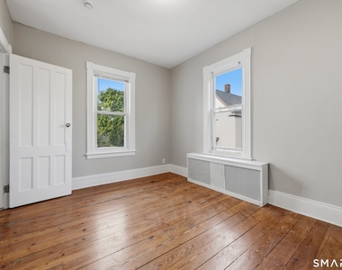 394 Gregory Street - Photo Thumbnail 8