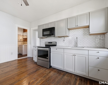 394 Gregory Street - Photo Thumbnail 13