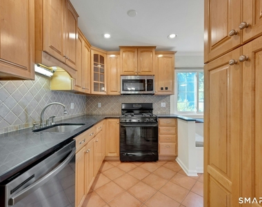 37 Sheephill Road - Photo Thumbnail 12