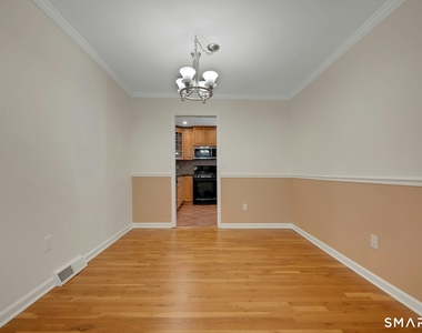 37 Sheephill Road - Photo Thumbnail 9