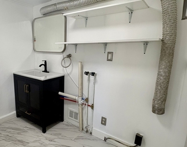 331 Munson Street - Photo Thumbnail 3