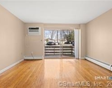 106 Oakwood Avenue - Photo Thumbnail 4