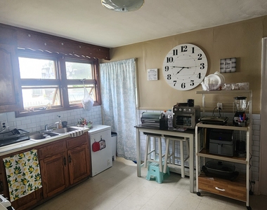 51-53 Bodwell Street - Photo Thumbnail 10