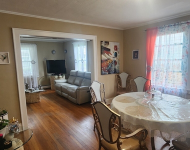 51-53 Bodwell Street - Photo Thumbnail 7
