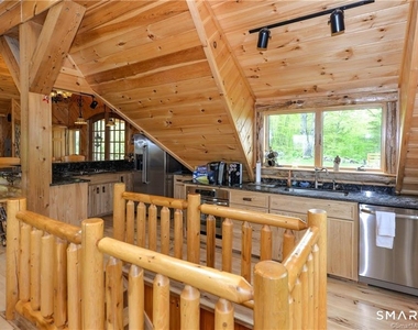 555 West Purchase Road - Photo Thumbnail 5